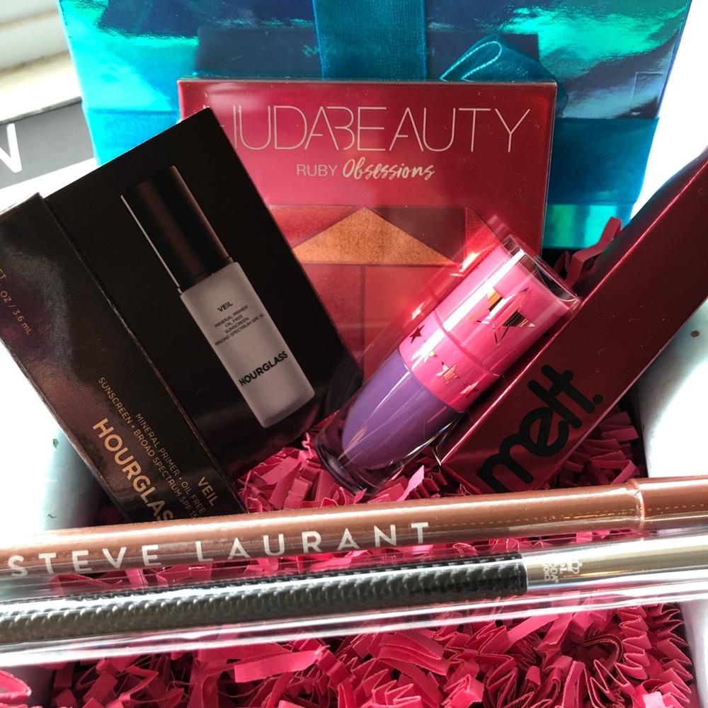 HIGH-END MAKEUP *MINI EDITION* MYSTERY BOX!